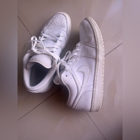 Nike Air Jordan 1 Low Triple White Tumbled Leather 553558-130 Men's 11 Comfy - Picture 2 of 16